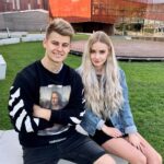 Filip Zabielski Instagram - Razem z Lily szybka fotka w przerwie pomiędzy nagraniami na TikToka^^🤪 Lubicie nas oglądać na TT? 🧐💓 Bulwary Wiślane