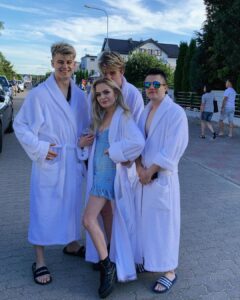 Filip Zabielski Instagram - To był udany wypad z ekipą! 😅🔥 Grzybowo, Kołobrzeg, Poland