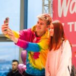 Filip Zabielski Instagram - Ten post jest skierowany do Was ❤️ ostatnio tak się zastanawialem nad tym co robie w internecie... i Zrobilo mi się ciepło od środka jak zacząlem sobie myślec o Was 🥺 o tych wszystkich eventach z Wami, miłych słowach, miłych komentarzach i wszystkich fotkach i tiktoksach wspolnych. ja naprawdę mega doceniam to że jesteście ze mną. Zawsze gdy mi smutno wystarczy że poczytam sobie miłe komentarze od was i od razu mi lepiej ❤️ jestem mega szczęściarzem że mam takie liczne Grono fanów 💖 piszę to wszystko prosto z serca, nie zatanawiam sie czy zdania beda poprawnie zlozone i czy beda bledy. Po prostu chce Wam przekazac ze serio serio jestem mega wdzieczny za wasze wsparcie 💖 szczerze to uważam że gdyby nie wy to moje zycie moglo byc po prostu o wiele gorsze. A teraz jestem mega szczesliwy z tego jak jest. chcę tworzyć coraz lepsze materiały dla was! Przekazywac wiecej energi i smiechu! przekazywac wartości i tez Was czegos uczyć! 🥺💖💖 tutaj dodaje kilka zdjęć z eventów które mega dobrze wspominam😍jeszcze raz mega mega wam dziękuję, ze jestescie!!! naprawdę 💓💓💓💓