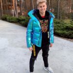 Filip Zabielski Instagram - Hejoo 🤪 Lepiej jak mam poważną minę czy jak się uśmiecham? 😈 Dajcie znać w komentarzu co sądzicie!🤔 Miłego Weekendu Kochani 💖 Konstancin-Jeziorna