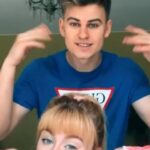Filip Zabielski Instagram - Trochę fotek z moją kochaną siostrą @izabela_zabielska bo dawno nic nie było wspólnego 😭😂💓 Pamiętam nasze początki na musical.ly tak jak by to wczoraj było. Pierwsze wspólne filmiki pod soundy, jakieś tańce no i oczywiście komedie. Kto by pomyslał, że nagranie kilku Tiktoków się tak rozkręci 🔥 Ciekawe kto pamięta 🤔😂 Warsaw, Poland