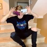 Filip Zabielski Instagram - Patrzcie jakie śliczne case’y na telefon dostałem! 😍 Teraz jest idealna okazja na zakupy ponieważ są mega zniżki na Black Friday na wszystkie produkty od @idealofsweden ❤️ Wszystko na stronie jest aż -50% a w dodatku jeszcze z moim kodem „zabielski5” jest dodatkowe -5% 🔥 Sprawdzcie sami jakie mają super rzeczy! 😜 @idealofsweden #idealofsweden Konstancin-Jeziorna