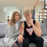 Filip Zabielski Instagram - Czy Wiolka powinna zamieszkać w naszym domu STAR HOUSE? 🌟🙈
