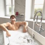 Filip Zabielski Instagram – Próbowałem zapozować jak prawdziwy model XD 😝 Raffles Europejski Warsaw