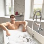 Filip Zabielski Instagram - Próbowałem zapozować jak prawdziwy model XD 😝 Raffles Europejski Warsaw