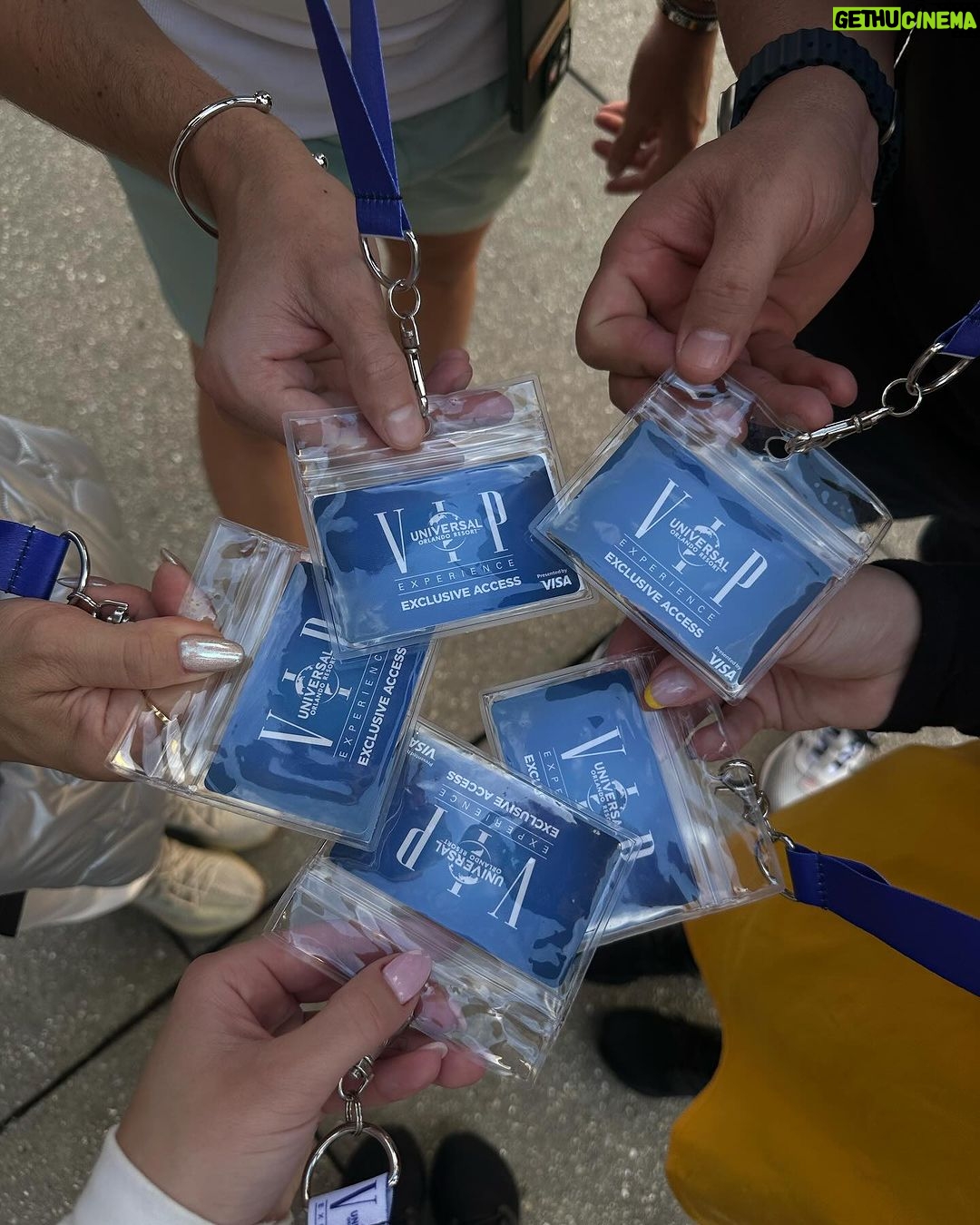 Flavia Pavanelli Instagram - primeiro parque da viagem com direito a vip tour ππ’πΈπ€πΌ @universaldestinationsbrasil +1 juntos Universal Orlando Resort