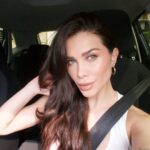 Flavia Pavanelli Instagram - Quer saber o que estou pensando? 💙 Com certeza é algo bom. Afinal, quem vive de Livre, tem uma vida apaixonante e sem estresse! 🤌🏼 Ficou curioso para conhecer o Livre? Confira em livre.com.br! #Livre #Liberdades #NovosCaminhos #UnidasLivre *pubIicidade São Paulo, Brazil