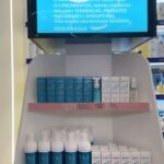 Flavia Pavanelli Instagram - Ontem tive uma das melhores sensações da vida ao ver os produtos @faveskin em prateleiras do jeitinho que sempre sonhei! Agora estamos disponíveis para vocês também em todas as lojas da @drogariadiscover & @drogariaiguatemi! Da pra imaginar? Não vejo a hora de vocês conferirem de perto nossa textura e sensorial únicos!🫧🩵 São Paulo, Brazil