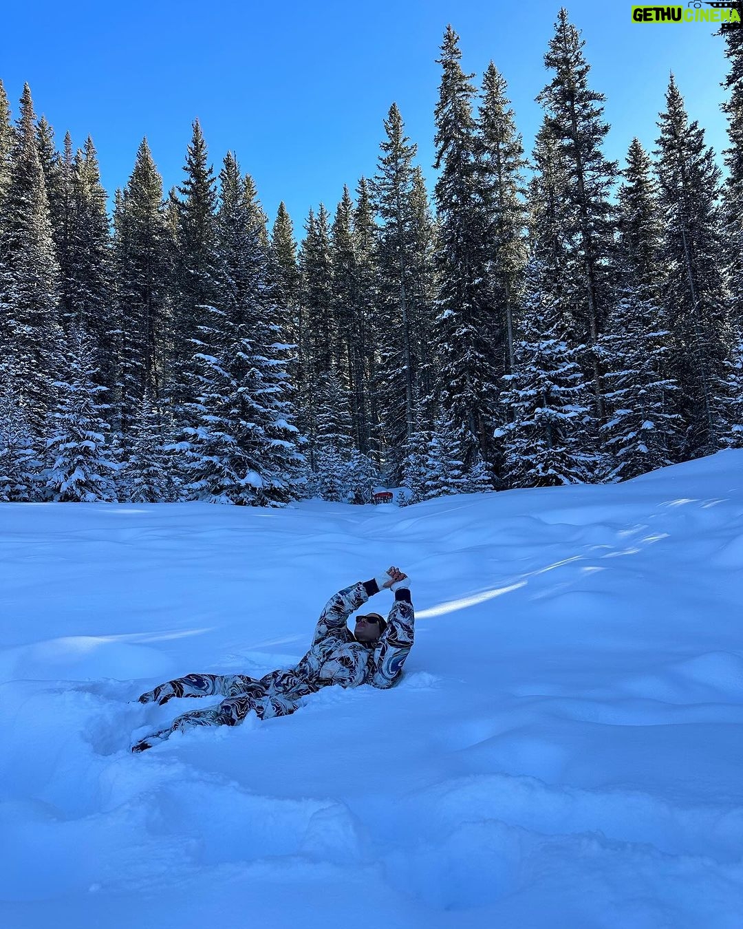 Flavia Pavanelli Instagram - “slow down” 🥊 Snowmass Village, Colorado