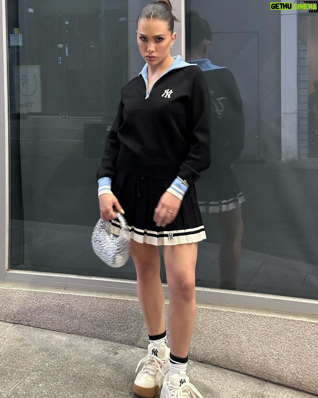 Flavia Pavanelli Instagram - 🎀 Seoul, South Korea
