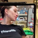 Flavia Pavanelli Instagram - Terapia ☑️ Início de mala ☑️ Reuniões do dia ☑️ Organizar shooting de amanhã ☑️ Agora só falta começar a me arrumar que hoje a noite tem evento e o beauty será by me 🪄 São Paulo, Brazil