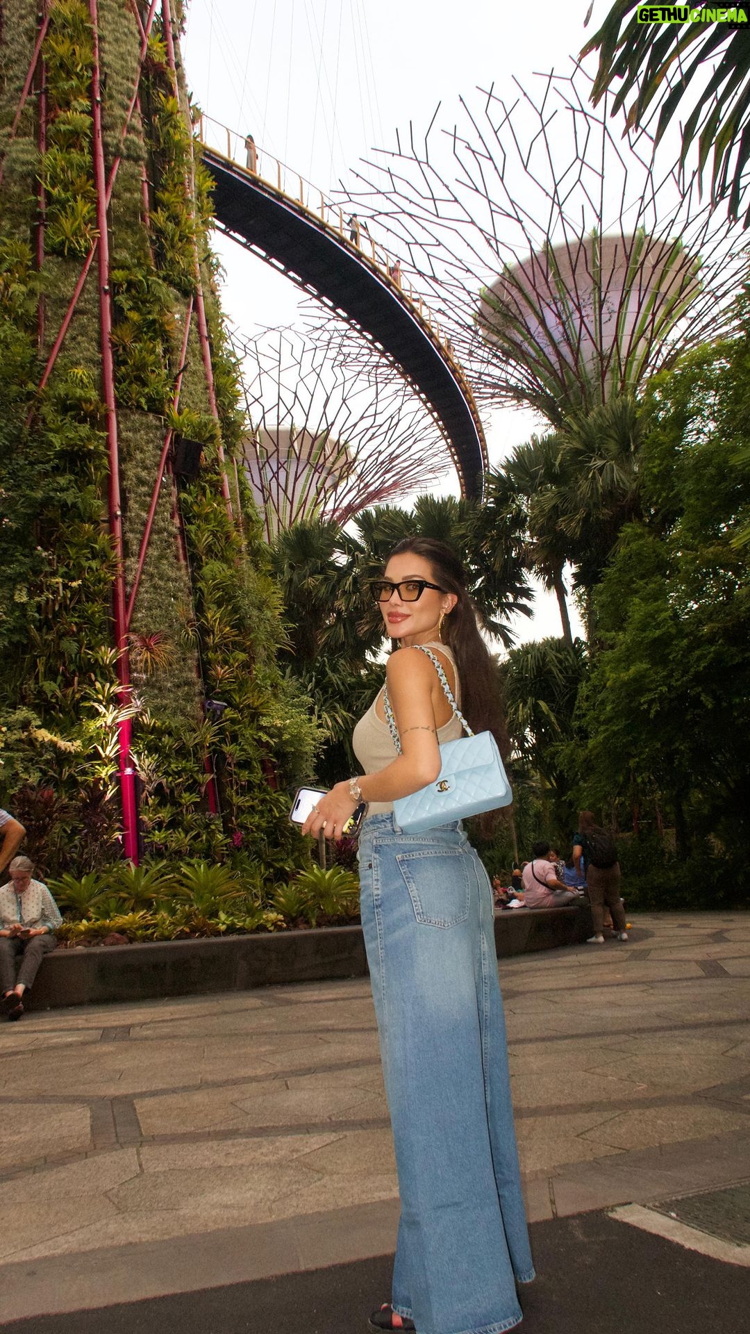 Flavia Pavanelli Instagram - 🪭❤️ Gardens By the Bay, Marina Gardens Drive, Singapore