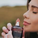 Flavia Pavanelli Instagram - O novo My Way Parfum é harmônico, fresco, elegante e intenso. Essa fragrância me faz viver experiências sensoriais únicas e conexões profundas com minha essência. Assim, me conecto com o meu propósito. Para mim, é indescritível poder representar esse perfume que tanto me encanta. #armanibeauty | @armanibeauty | publicidade