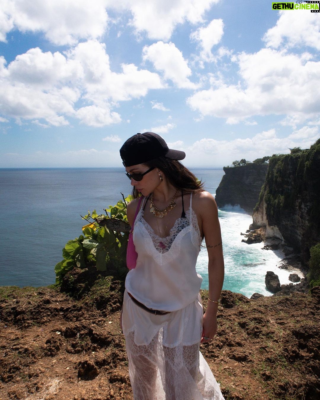 Flavia Pavanelli Instagram - love love 💘 Uluwatu, Bali, Indonesia