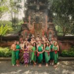Flavia Pavanelli Instagram - Obrigada, Bali. Guardarei pra sempre em meu coração tudo o que vivenciamos nesses dias especiais. Não vejo a hora de voltar para esse lugar tão mágico de tantas maneiras. Registros pelo olhar sensível do queridíssimo @alecio_cezar✨ Tirta Empul Temple