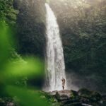Flavia Pavanelli Instagram - Jungle energy 🐒🌿alma lavada depois de visitar mais uma vez minha cachoeira favorita de Bali. E dessa vez, com essa parceira, amiga e pessoa incrível de longa data presente @flaviapavanelli 💛 obrigado por topar todos meus perrengues e confiar em mim! Bali, Indonesia
