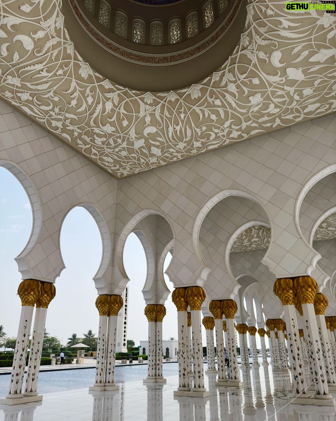 Flavia Pavanelli Instagram - ✨ Abu Dhabi Sheikh Zahid Masjid