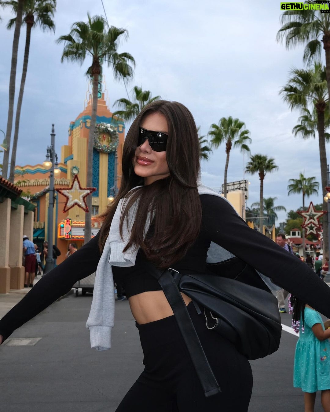Flavia Pavanelli Instagram - 🧚🏼♀️ @disneyworld.brasil 🧚🏼♀️ Hollywood Studios Disney World