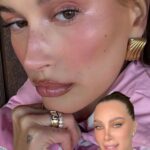 Flavia Pavanelli Instagram - Contorno “à lá Hailey Bieber” com trilha sonora da senhora Jully 🤣. Já tinham testado essa técnica? Confesso que tem um resquício de trauma de “bocão” por aqui, mas senti que funciona, viu? #makeup #tutorial São Paulo, Brazil