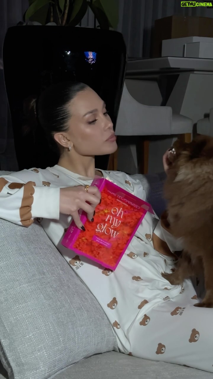 Flavia Pavanelli Instagram - pov: quando você finalmente tem sua linha de pincéis com sua marca preferida de todas 💘💘💘💘 @realtechniquesbrasil *corre na @sephorabrasil que eles estão com 20% de desconto! Lojas físicas e site 🧚🏼♀️ São Paulo, Brazil