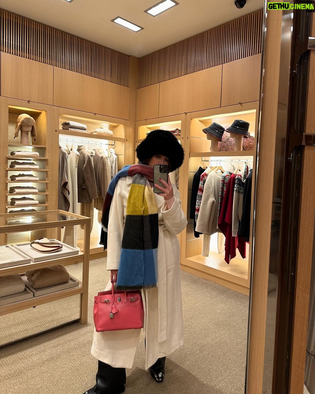 Flavia Pavanelli - 60.9K Likes - Special dump 🤍