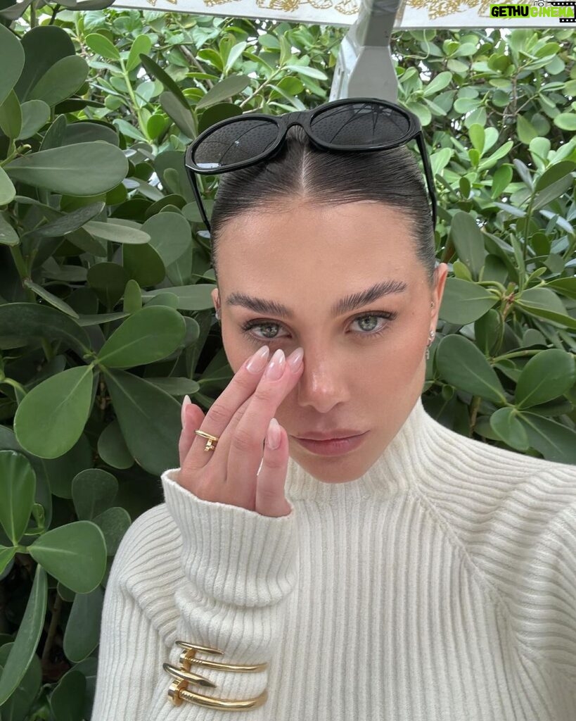 Flavia Pavanelli Instagram - 😛😋 Cafe Dior Miami