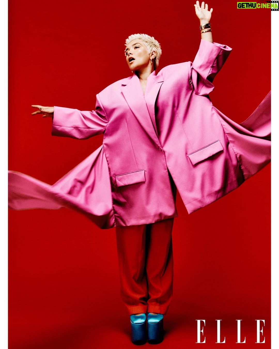 Florence Pugh Instagram - To be given not only a cover but awarded ‘The British Icon’ by Elle Style Awards was not how I expected my summer to end. It was a piece I was really able to reflect and appreciate all those that had pushed me forward, protected, supported, followed, encouraged to get me to where I am now and to be able to be who I am now. I was thrilled to have @jodiesmith interview me, where we discussed it all. Where she was being not only full interviewer at work on zoom but also full mum at work at the same time. Another reason why I’m not surprised I bow down to her and her greatness so easily! To the crew that filled the studio with humour and light during that shoot at a very strange time for all, thank you. The strikes have been important but hard on not only those who it is for, but all who are affected around it. Thank you for talking and sharing and laughing on that day. It was a fulfilling day during a weird time and I thoroughly appreciated you all. Big love and shout out to @dannykasirye, a photographer who I can only hope of working with again and again. He just.. got me. And it. And yeah, he’s fucking fab. Thank you team! You were incredible. Stylist- @jennedykennedy Makeup- @babskymakeup Hair- @peterluxhair Nails- @michelleclassnails Creative director- @tom_houseofusher Fashion director- @avrilmair