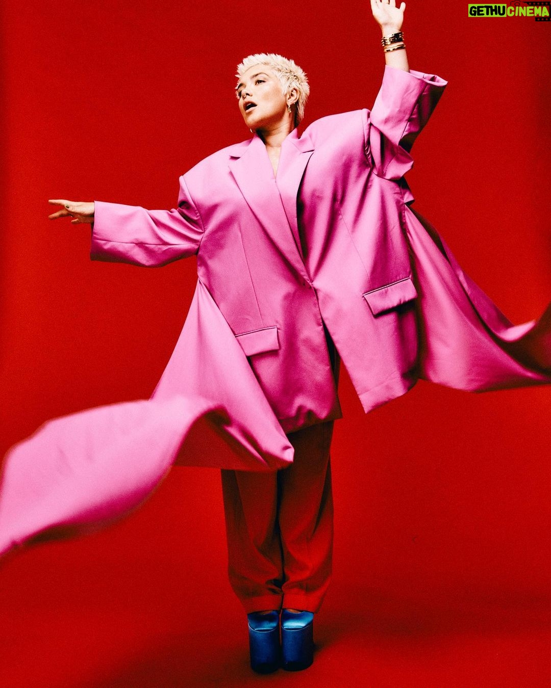 Florence Pugh Instagram - Flo in motion 📸 Interview by @jodiesmith EIC @kenyahunt Photographer @dannykasirye Stylist @jennedykennedy Hair @peterluxhair Makeup @babskymakeup Nails @michelleclassnails Creative Director @tom_houseofusher Fashion Director @avrilmair Talent Director @lottielumsden Associate Editor @lenadecasparis Talent Editor @olivia_blair On Set Producer @carlaholdforth Photo team - @henryjhewitt @_jamie.sinclair_ Digitech - @john_munro Styling Assistant @powelle_ Post - @loveretouch
