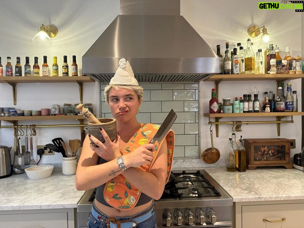 Florence Pugh Instagram - Jammy Tarts Assemble… Due to a slight delay in other work going past 6.30, I send my apologies for my late release. I WILL BE COMING BACK FOR AN EPISODE OF COOKING WITH FLO. I will be seeing you all for the first time in nearly a year and a half. I’ll also be talking about an incredibly important cause, one that I have been working with for a few months now. I’m very proud and very excited to share my alignment with @racingdementia and eager to explain how we can all help in the fight towards a cure. More info to come tomorrow. This is your taster/starter! See you there you Jammy Jammy tarts! #cookingwithflo #raceagainstdementia #RAD