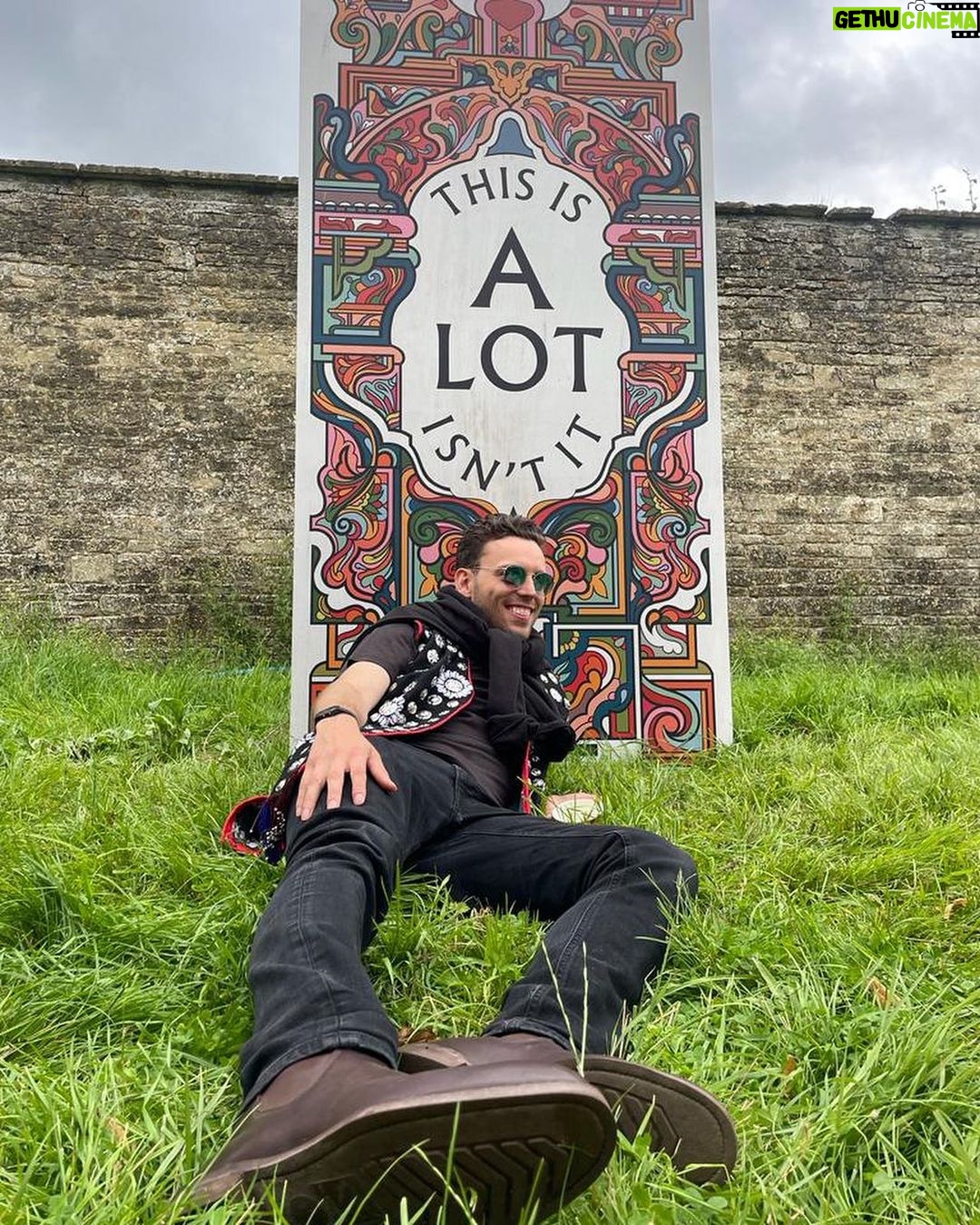 Florence Pugh Instagram - My favourites of all. Thank you @wildernesshq for yet another stupidly gorgeous weekend. Even the mild to excruciating food poisoning on the last day was an interesting twist that I truly wasn’t expecting.. and I still wouldn’t change a thing. Not even a bite. Thank you friends for being the weirdest bunch of freaks a 5’4 girl could ask for. I love you I love you I Looooove you.