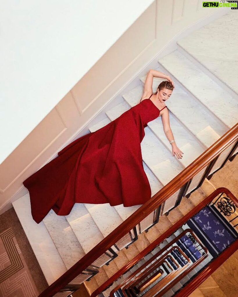 Florence Pugh Instagram - Merry Christmas Eve you scoundrels. Shameless red dress post because… crimbo. 📷- @joshshinner