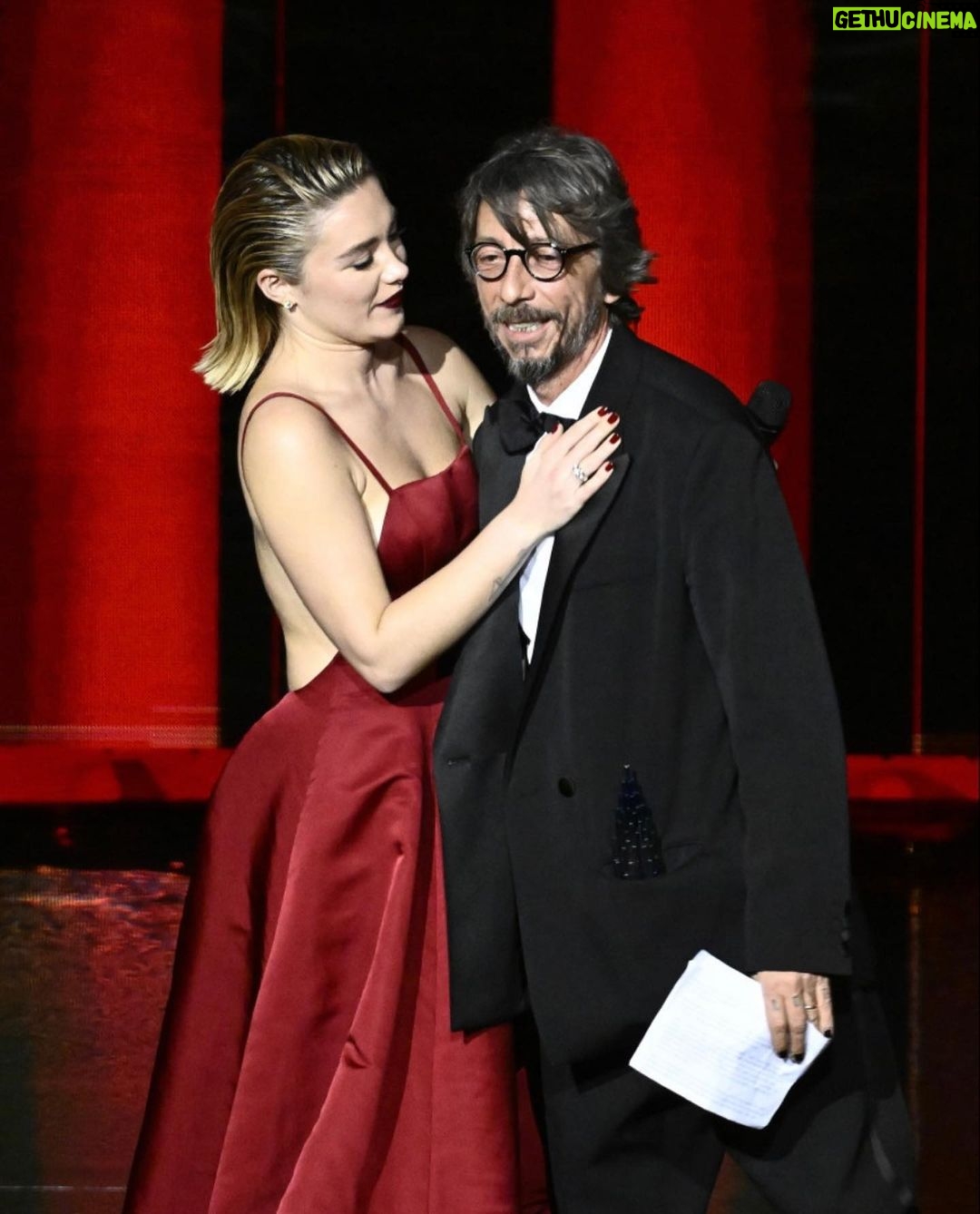 Florence Pugh Instagram - WOW. WOWZER. My first night ever at The British Fashion Awards and quite frankly hard to ever top that. I got to give this insanely talented man his award. Truly, thank you for letting me be a part of your family’s moment @pppiccioli, and thank you for always showing everyone such love and kindness. I feel very grateful and honoured to have found a friend in you. Dripping with Valentino red from shoulders to beyond, a design by the man himself. Quite the pinch me moment. We danced, we cheers’ed, we hugged. Glorious evening. @maisonvalentino