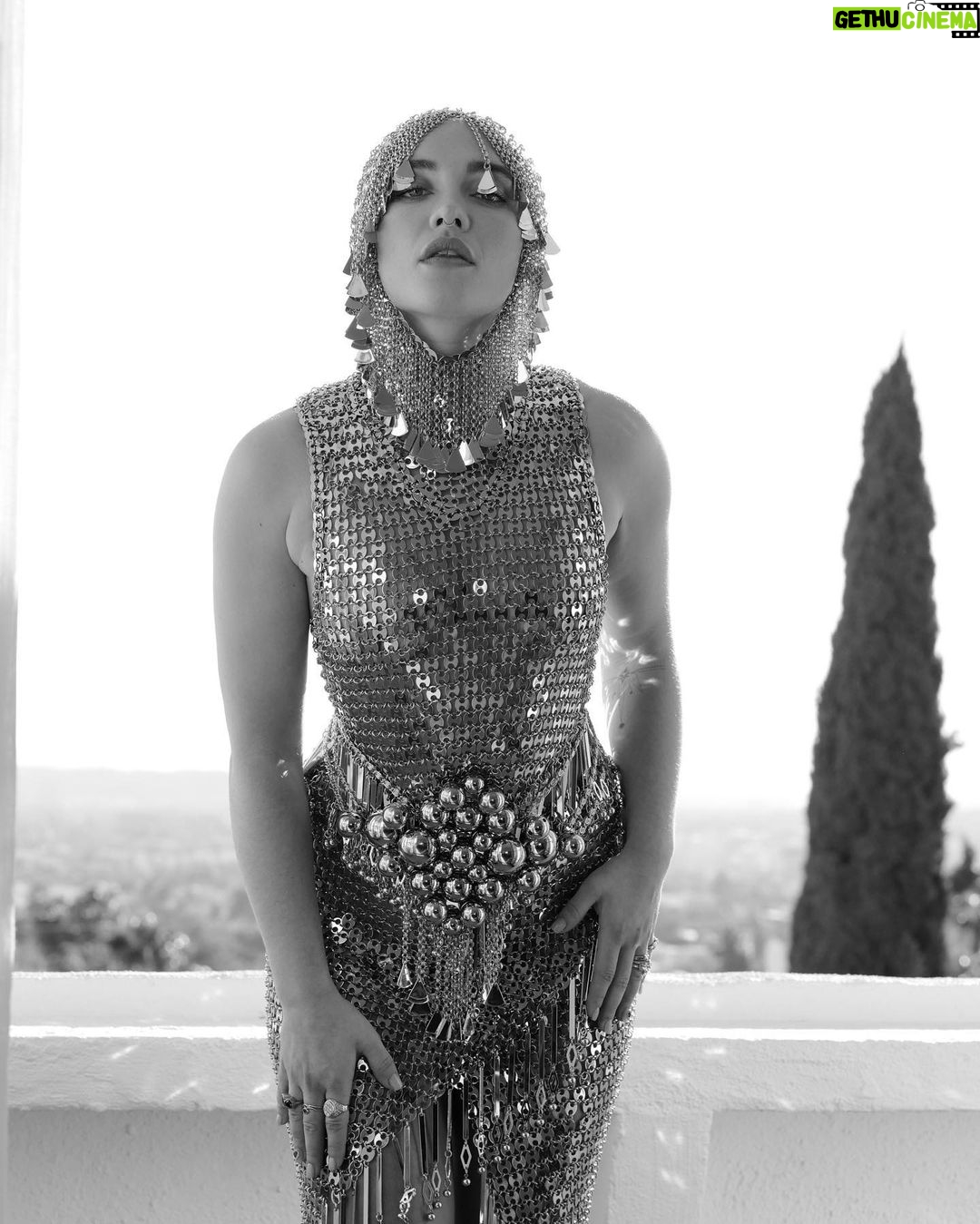 Florence Pugh Instagram - ‘The spice exists on only one planet in the entire Universe. A desolate, dry planet with vast deserts. Hidden away within the rocks of these deserts are a people known as the Fremen, who have long held a prophecy, that a man would come, a messiah, who would lead them to true freedom. The planet is Arrakis. Also known as Dune.‘ Princess Irulan, Dune We’re nearly there.. just a little wait longer. One more from the ever so talented @gregwilliamsphotography! We all ran upstairs with two looks to quickly throw on (during the madness of the @dunemovie press tour) and grabbed these moments with Greg. Goodness he’s clever!