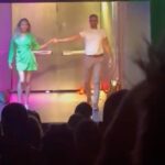 Florencia Ortiz Instagram - Gracias vida mia! Gracias por regalarme estos momentos. Gracias @gerardo.begerez amigo hermoso por haber pensado en mi para compartir esta maravilla de obra y que alegria haber conocido al director @antoniocastillonunez tan cariñoso y a su vez preciso en sus opiniones. Los quiero mucho! Vamos a estar todos los miercoles en Barcelona a las 21.30 hs en la @salaarsteatre con @elascensorlaobra . Sus autores @patisebas @sebaslovich una comedia que tiene todos los ingredientes para que te sorprendas, emociones y te rías. Salís feliz eso te lo aseguro!!! Gracias a mi familia y amigos que siempre están presente y me llenan de amor y confianza para seguir transitando esta hermosa vida. 💜 #Barcelona #familia #amigos #amor #vida #argentina #amigas #actriz #actor #directorofphotography #produccion Barcelona, Spain