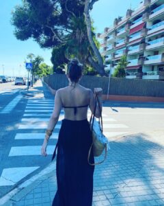 Florencia Ortiz Instagram - Dias de playa con Evi 💜 Caldes d’Estrac #caldesdestrac #Maresme #fotosEvi Balneari Caldes d'Estrac