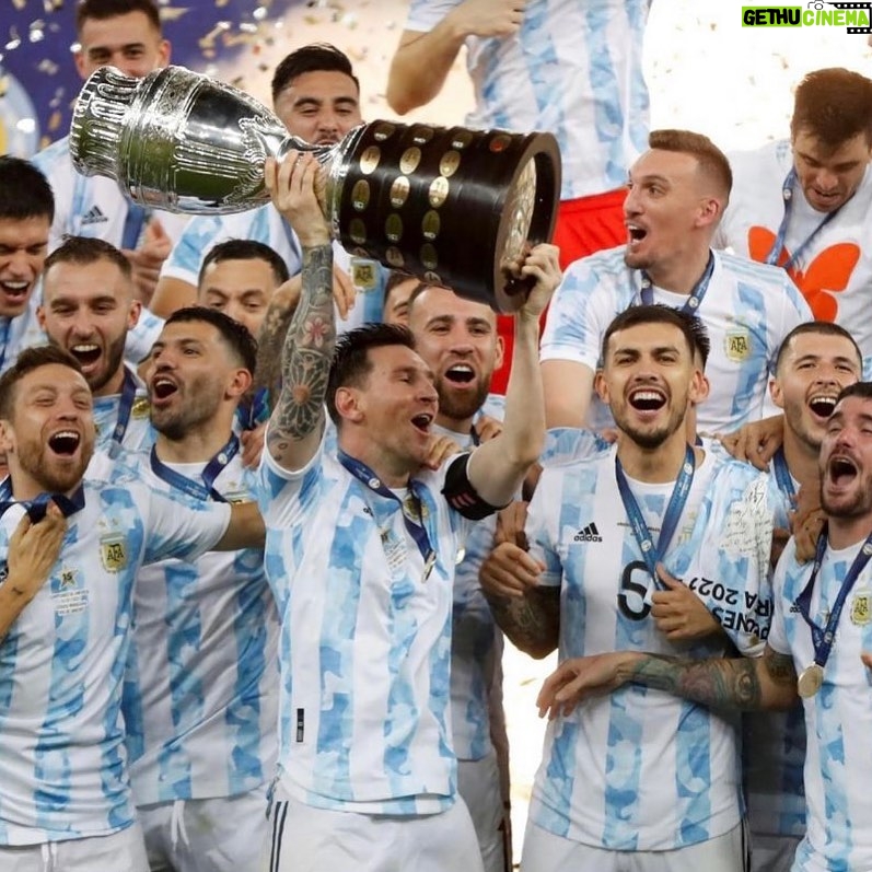 Florencia Ortiz - 823 Likes - Cuanto amor por mi Argentina, en la buenas y en las malas. Te amo 🇦🇷🇦🇷🇦🇷🇦🇷💜💜💜 #equipo #felicitaciones #copaamerica #felicidad #festejo #argentina #barcelona #noslomerecemosestoymas 😁