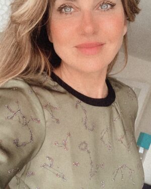 Florencia Ortiz Instagram - Mi vestido hermoso de #astrologysigns #astrologia #printconstelaciones #astrología #astros @lacoquette_bsas @marialabyrne