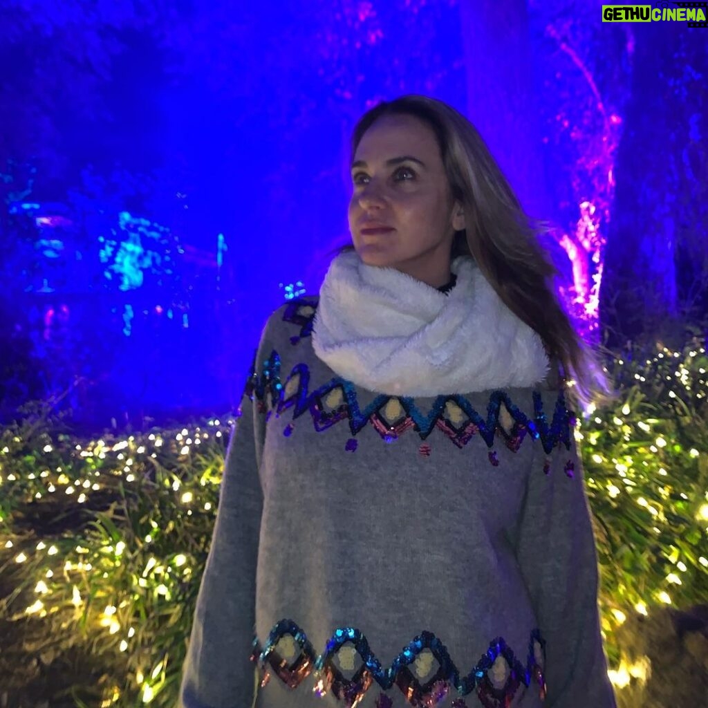 Florencia Ortiz Instagram - Como me gustas #Barcelona y que linda despedida. Nos vemos pronto. 💜 #navidad #fiestas Parc del Palau de Pedralbes