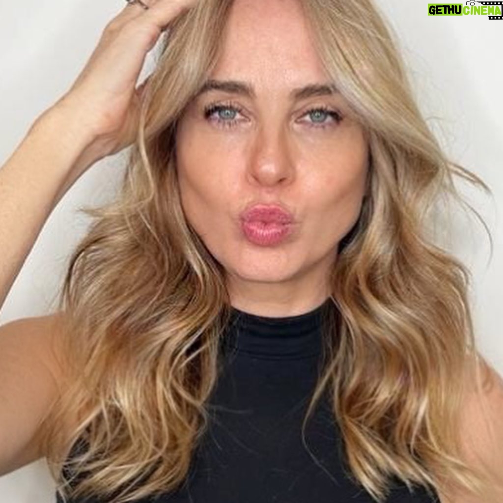 Florencia Ortiz Instagram - Lindo @fedesancassani @fedesancassanihairstylist En época de eclipses esta muy bien apostar por los cambios. Cambien, muten y muévanse para que el eclipse fluya con ustedes. #felizsemanaeclipsada #rubia #rubios #balayagehighlights #salontoro Barcelona, Spain