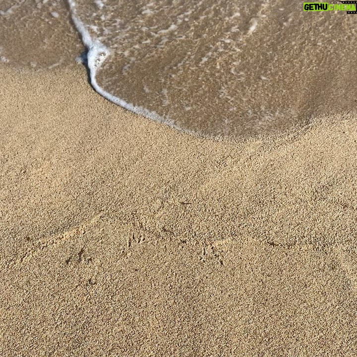 Florencia Ortiz Instagram - Despues de un invierno en cuarentena, llega el verano por acá. Agradecida. Calma. Todo pasa. Todo llega. 😅🙏🌟 #premiademar #españa #cataluña #verano2021 Premiá de Mar