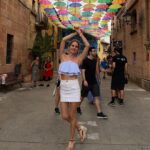Florencia Ortiz Instagram - Emocionante ver a @fitopaezmusica en Barcelona. @lucasinza @silvi419 @ignvalle @magdalenabischoff @kiiaraafb_ 🌈 Pueblo Español, Barcelona