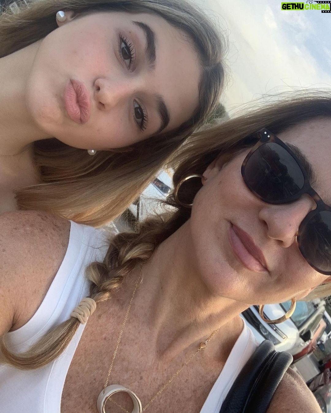 Florencia Ortiz Instagram - Feliz dia Mamita de mi corazon 🩷falta poco para vernos! @anamariaalvarinas Gracias vida mia por darme la bendición de tener a la hija mas amorosa y compañera de vida para la eternidad. Te amo ♾️ Evi 🩵 #felizdiamama #mamis #madres Barcelona, Spain