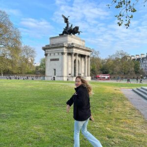 Florencia Ortiz Instagram - Mejor imposible. 🇬🇧
Opuestos complementarios @ficox 
London 🇬🇧