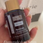 Florencia Ortiz Instagram – Peau Guerie tiene el mejor Serum de mi vida. @peau.guerie 
Hidrata, humecta e ilumina. Mi piel revivió. ⭐️⭐️⭐️