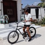 Florent André Instagram – Quand je cherche un coach pour que @theosoggiu progresse au foot ⚽️ Maldives