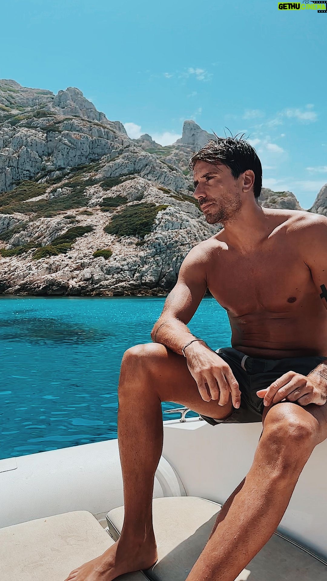 Florent André Instagram - Le sud 😍🇫🇷 Île de Riou