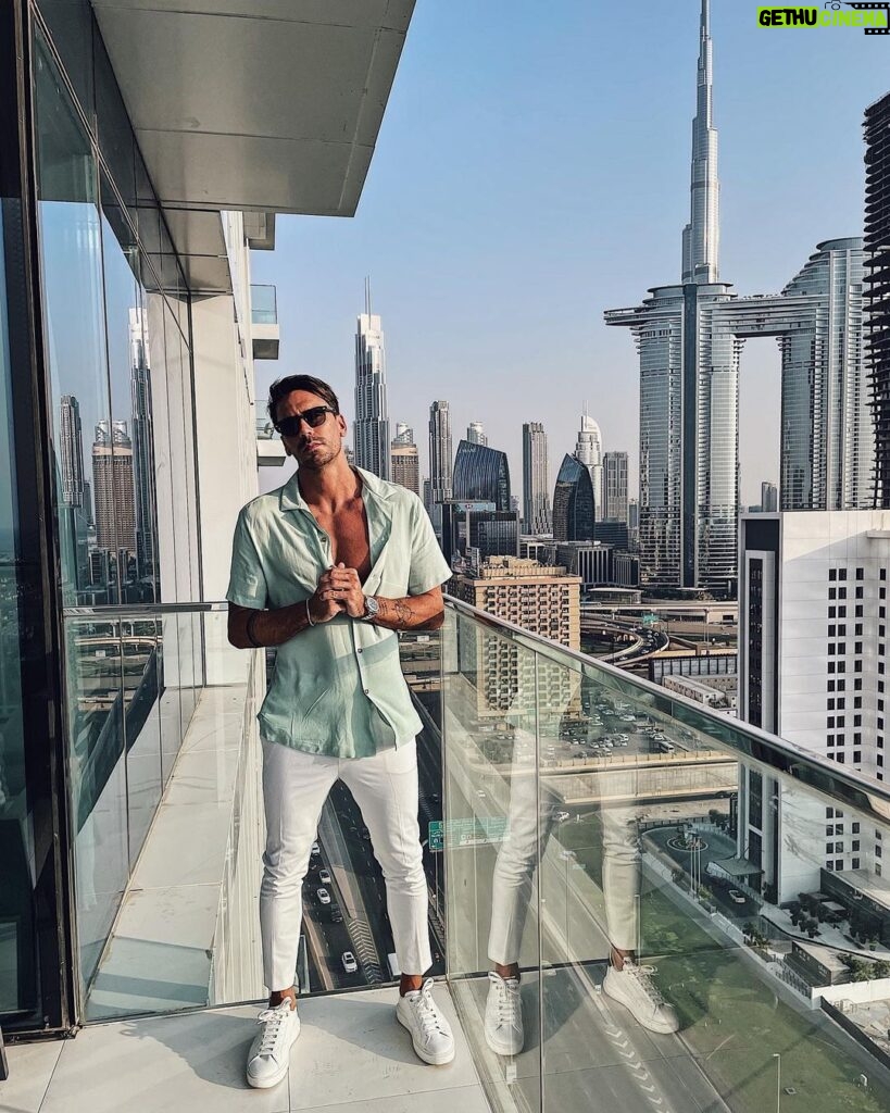 Florent André Instagram - Bof bof la vue de mon appartement 🤥 Dubai, United Arab Emiratesدبي