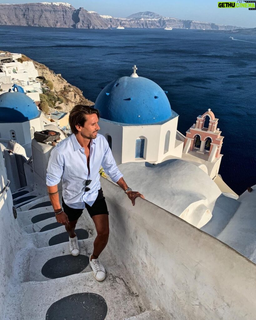 Florent André Instagram - 🇬🇷😍 Oía Santorini, Greece