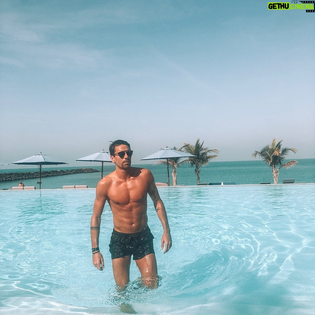 Florent André Instagram - I love this game 😁☀️✈️🌍 #island #men #explorer Zuha Island by Zaya