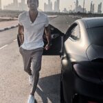 Florent André Instagram - Demain je me sépare de ma voiture 😢🚗 Tu vas me manquer petite batmobile mais comme je vous l’ai dit 2023 c’est un retour en France pour moi donc il fallait que je m’en sépare un jour 🤷‍♂️ C’était une de mes voitures préférées et j’ai eu la chance de pouvoir me l’acheter et vous quelle est votre voiture préférée ? 😊